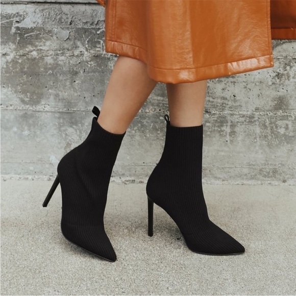 Steve Madden Shoes - Steve Madden Dianne Ribbed Sock Boots in Black Size 8.5